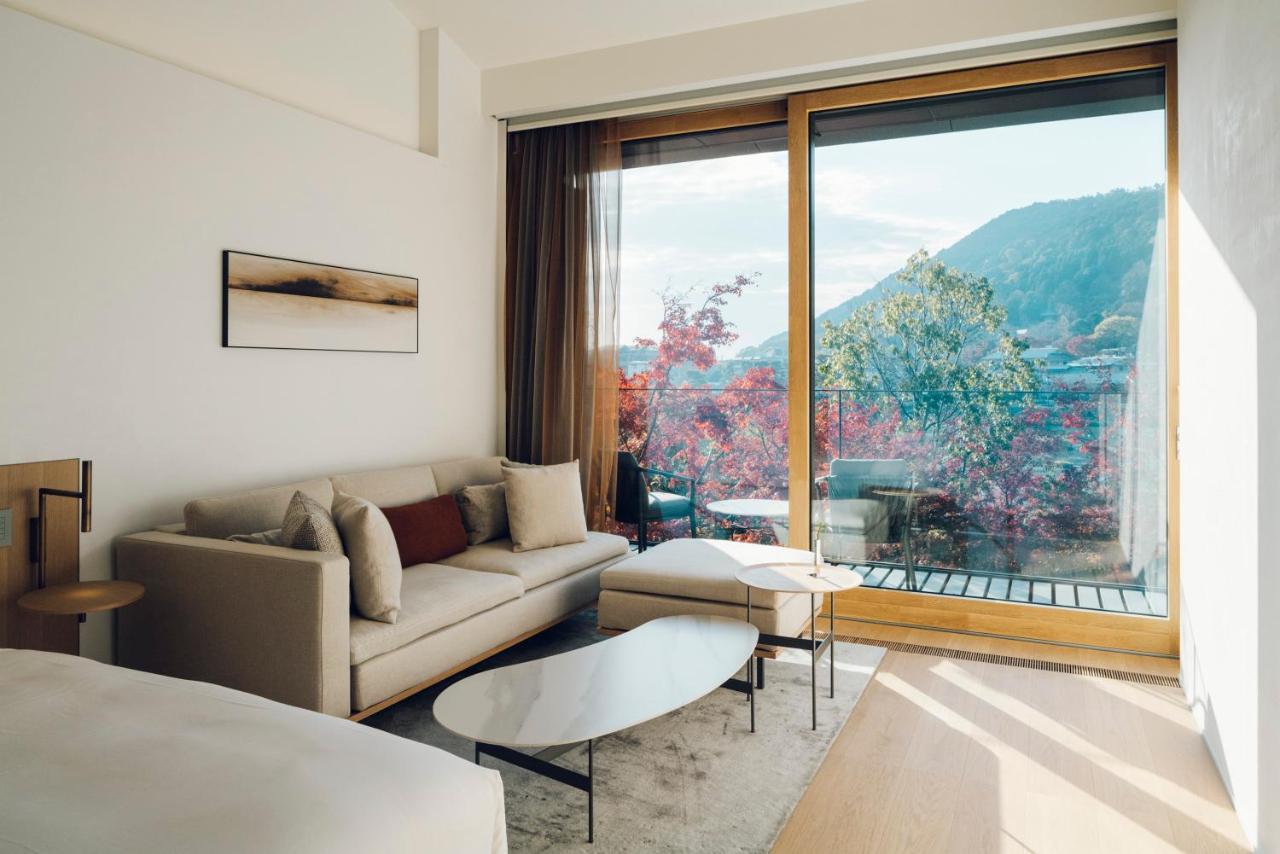Premier Corner Twin Room River View