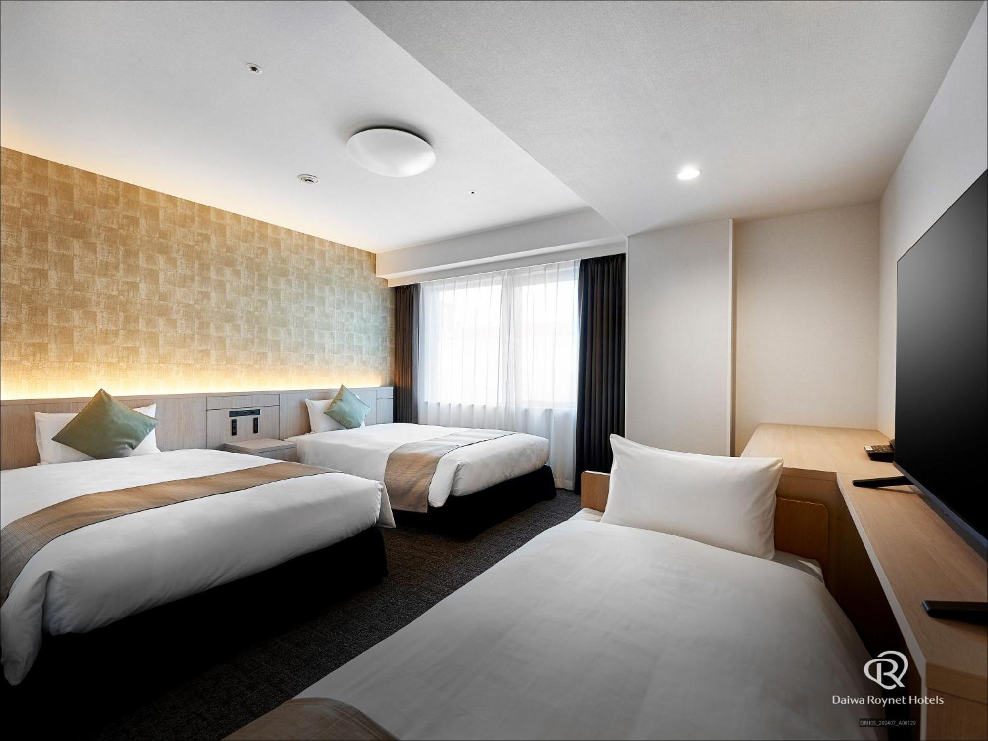 Universal Twin Room with Extra Bed - Non-Smoking,1605385207:JPEG