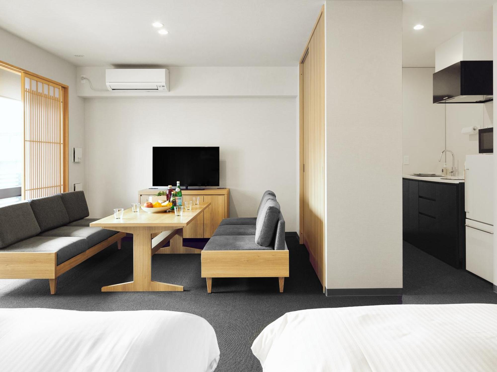 Deluxe One-Bedroom Japanese Apartment