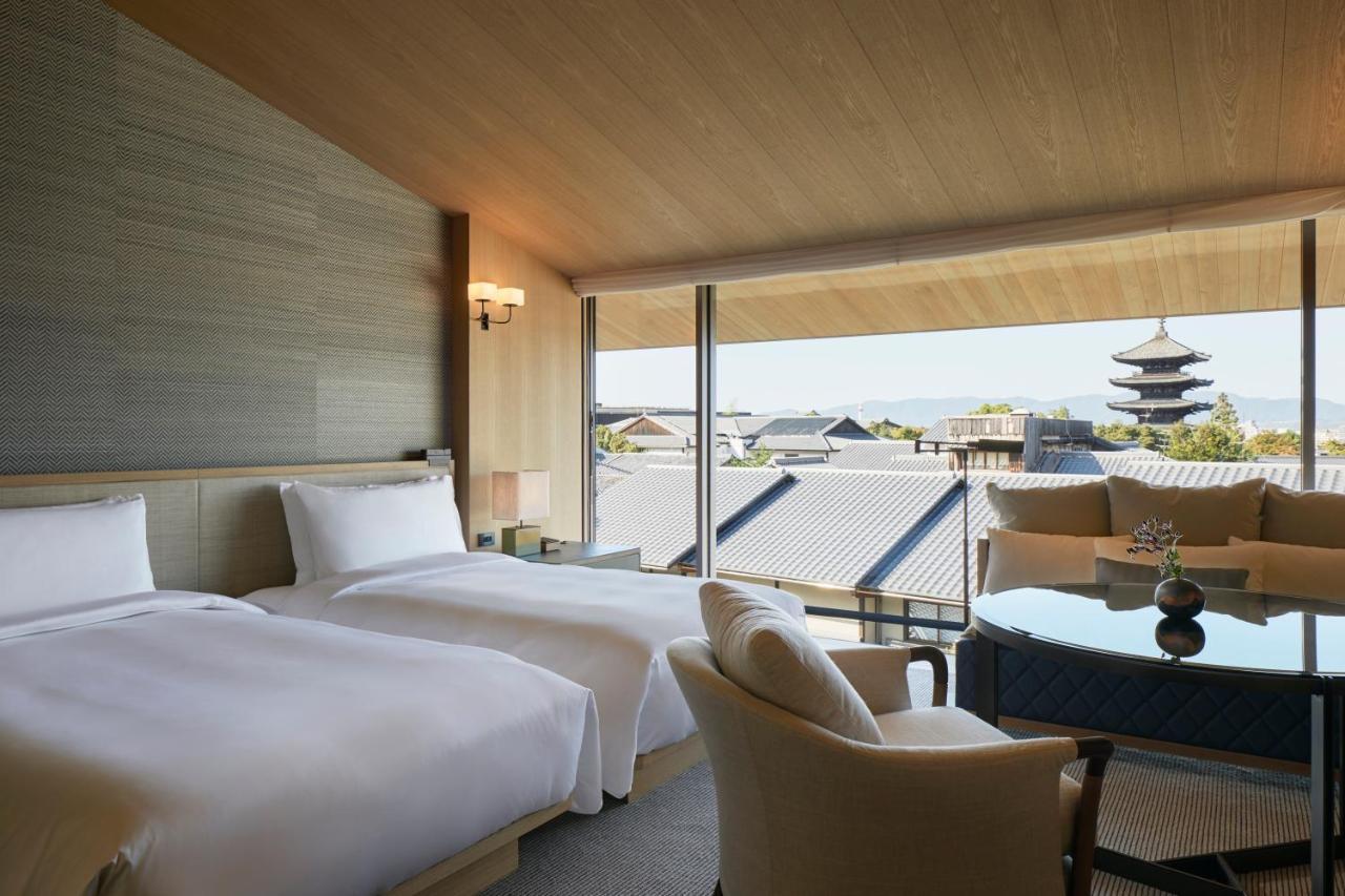 Double Room with Two Single Beds and Pagoda View,1747087332:JPEG